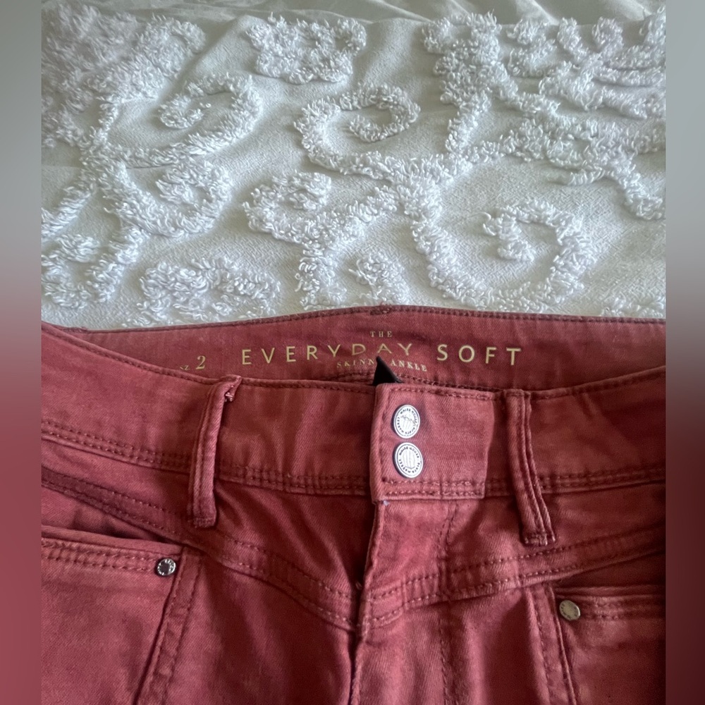 WHBM Everyday Soft Skinny Ankle Jeans - Picture 3 of 4